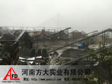 四川瀘州河卵石制砂生產現場